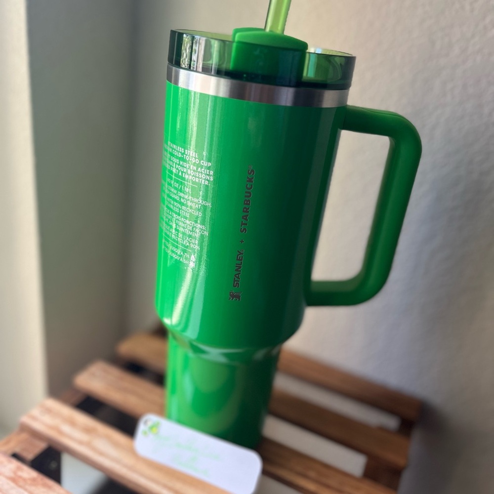 2025 Starbucks Stanley Green Insulated Cold To Go Cup with Handle - Picture 1 of 6